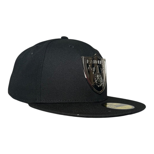 Las Vegas Raiders Silver Metal Badge New Era 59Fifty Fitted Hat