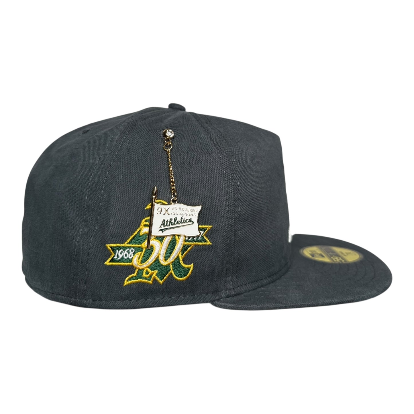 Oakland Athletics Championship Side Flag with Chain New Era 59Fifty A Frame Fitted Hat